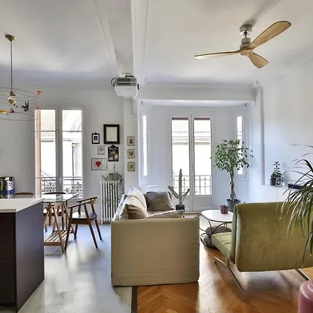 Cozy - Liberation District Apartment